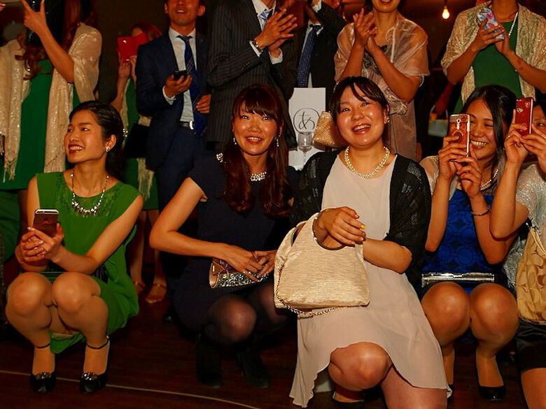 ぱんちら画像115枚!ドレスアップからのパンツがセクシーなパーティードレスパンチラをまとめてみた!!002枚目