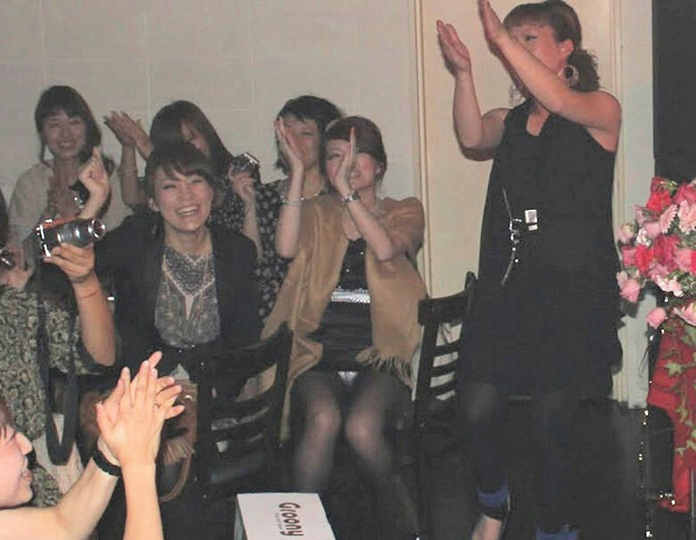 ぱんちら画像115枚!ドレスアップからのパンツがセクシーなパーティードレスパンチラをまとめてみた!!004枚目