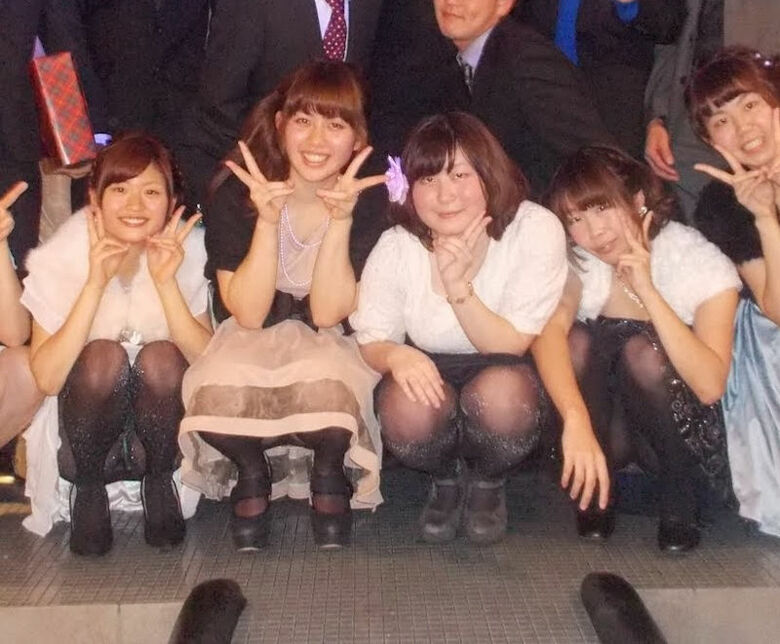 ぱんちら画像115枚!ドレスアップからのパンツがセクシーなパーティードレスパンチラをまとめてみた!!011枚目
