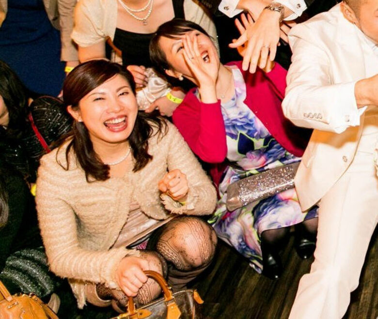 ぱんちら画像115枚!ドレスアップからのパンツがセクシーなパーティードレスパンチラをまとめてみた!!025枚目