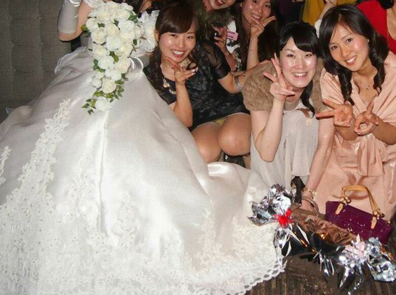 ぱんちら画像115枚!ドレスアップからのパンツがセクシーなパーティードレスパンチラをまとめてみた!!063枚目