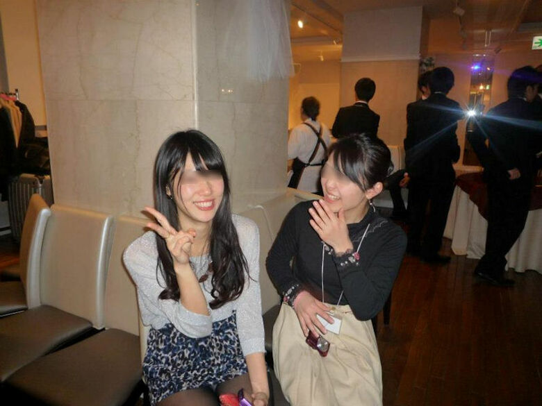 ぱんちら画像66枚！パンツくらい見えても気にしない♡エッチなギャルのパンチラピース画像をまとてみたぜ!!033枚目