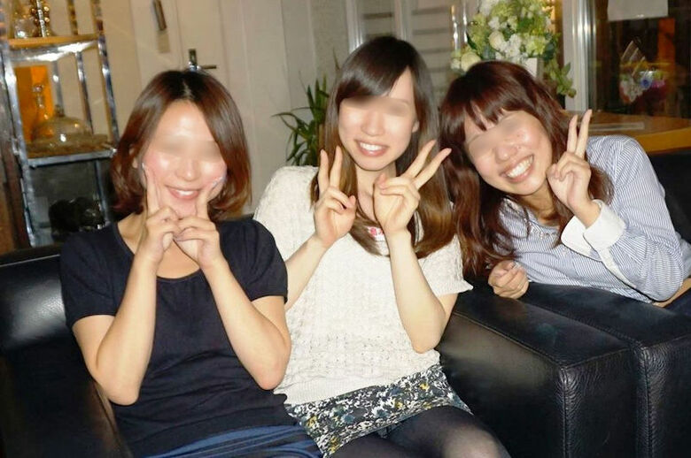 ぱんちら画像66枚！パンツくらい見えても気にしない♡エッチなギャルのパンチラピース画像をまとてみたぜ!!060枚目