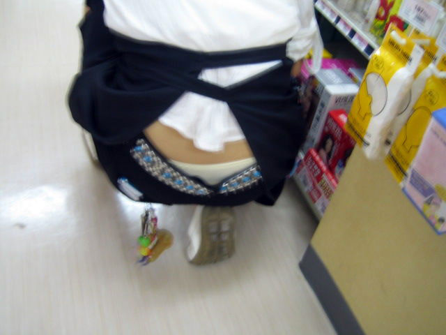 ハミパンや食い込み お尻がエッチな店員の盗撮パンチラエロ画像54枚046枚目
