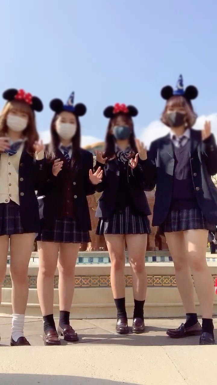 下着ディズニー エロ画像だぜ!夢の国で露出?パンチラに興奮するのはオイラだけじゃないはず♡012