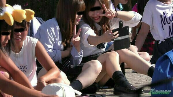 下着ディズニー エロ画像だぜ!夢の国で露出?パンチラに興奮するのはオイラだけじゃないはず♡016