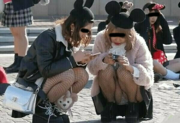 下着ディズニー エロ画像だぜ!夢の国で露出?パンチラに興奮するのはオイラだけじゃないはず♡028