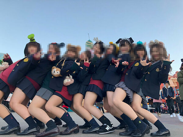 下着ディズニー エロ画像だぜ!夢の国で露出?パンチラに興奮するのはオイラだけじゃないはず♡041