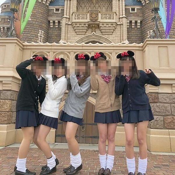 下着ディズニー エロ画像だぜ!夢の国で露出?パンチラに興奮するのはオイラだけじゃないはず♡042