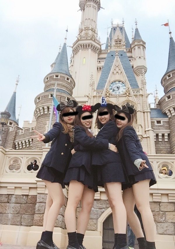 下着ディズニー エロ画像だぜ!夢の国で露出?パンチラに興奮するのはオイラだけじゃないはず♡059