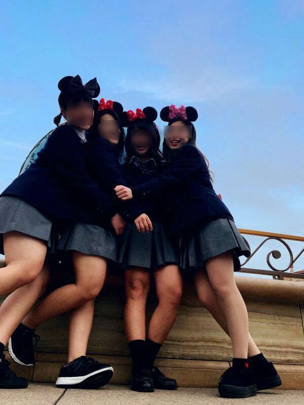 下着ディズニー エロ画像だぜ!夢の国で露出?パンチラに興奮するのはオイラだけじゃないはず♡084
