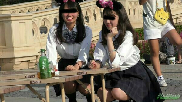 下着ディズニー エロ画像だぜ!夢の国で露出?パンチラに興奮するのはオイラだけじゃないはず♡091