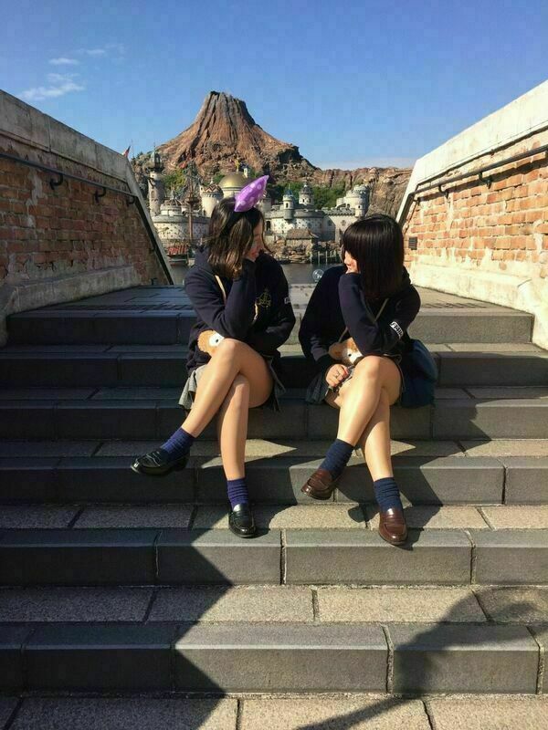 下着ディズニー エロ画像だぜ!夢の国で露出?パンチラに興奮するのはオイラだけじゃないはず♡094