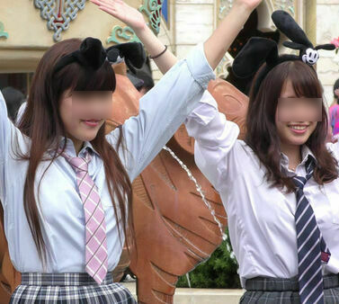 下着ディズニー エロ画像だぜ!夢の国で露出?パンチラに興奮するのはオイラだけじゃないはず♡111