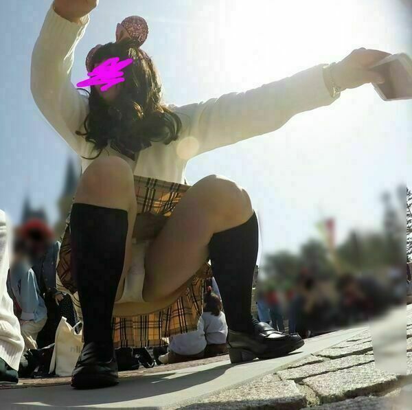 下着ディズニー エロ画像だぜ!夢の国で露出?パンチラに興奮するのはオイラだけじゃないはず♡115