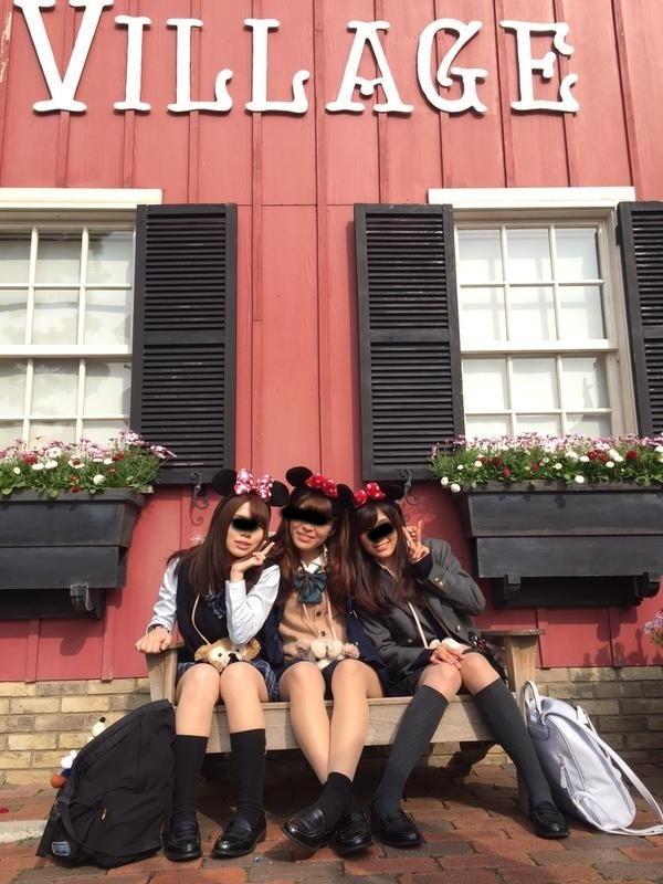 下着ディズニー エロ画像だぜ!夢の国で露出?パンチラに興奮するのはオイラだけじゃないはず♡119