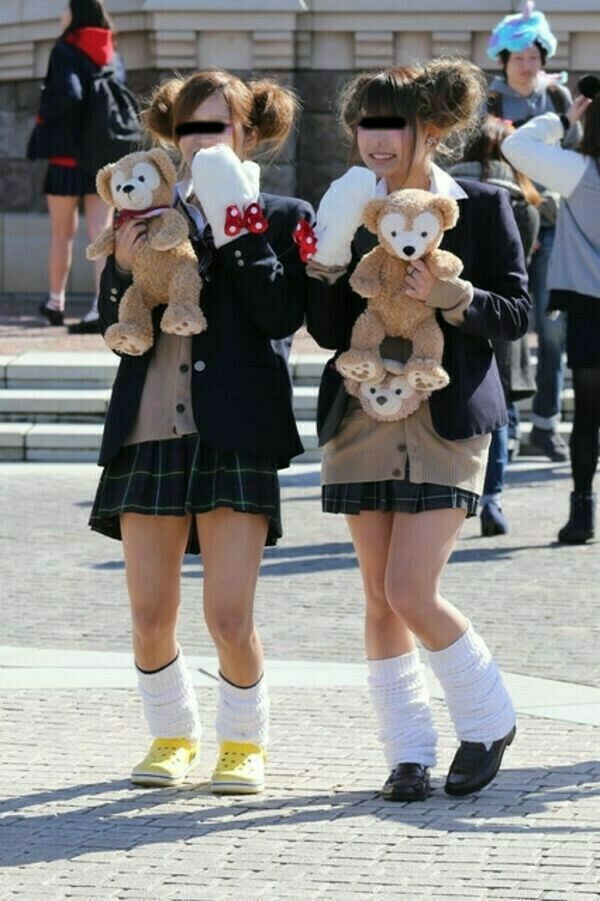 下着ディズニー エロ画像だぜ!夢の国で露出?パンチラに興奮するのはオイラだけじゃないはず♡123