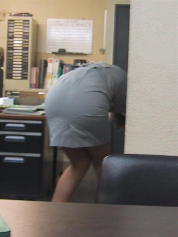 パンティライン 盗撮エロ画像！抜ける素人女性のお尻♡下着のラインがエロいぜ!!020