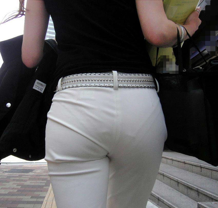 パンティライン 盗撮エロ画像！抜ける素人女性のお尻♡下着のラインがエロいぜ!!023