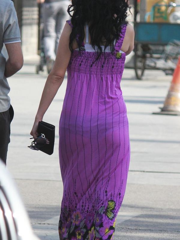 パンティライン 盗撮エロ画像！抜ける素人女性のお尻♡下着のラインがエロいぜ!!038