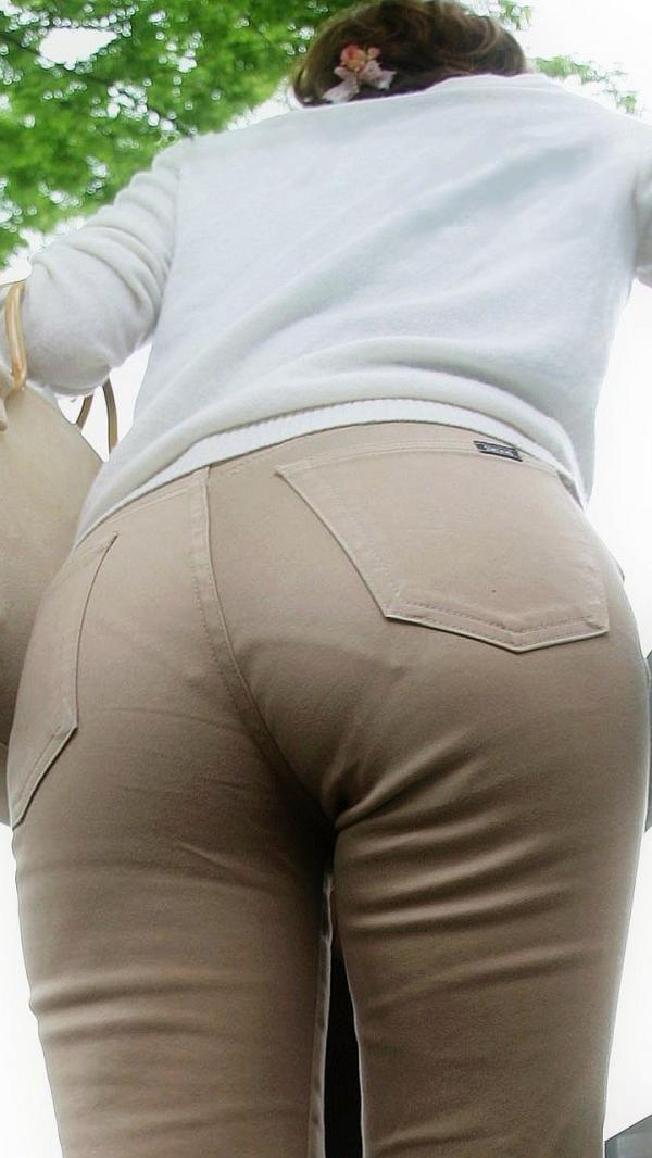 パンティライン 盗撮エロ画像！抜ける素人女性のお尻♡下着のラインがエロいぜ!!055