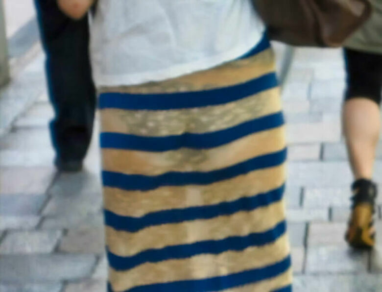 パンティライン 盗撮エロ画像！抜ける素人女性のお尻♡下着のラインがエロいぜ!!063