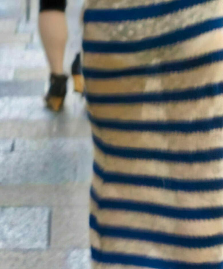 パンティライン 盗撮エロ画像！抜ける素人女性のお尻♡下着のラインがエロいぜ!!064