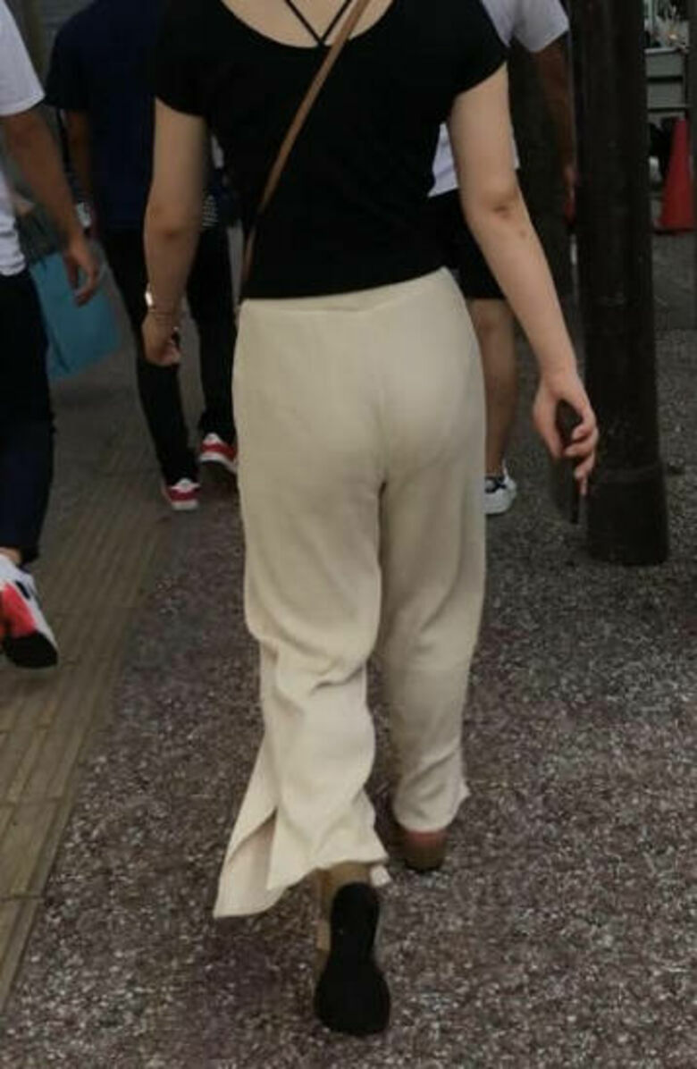 パンティライン 盗撮エロ画像！抜ける素人女性のお尻♡下着のラインがエロいぜ!!110