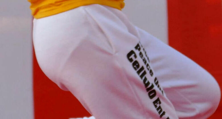 パンティライン 盗撮エロ画像！抜ける素人女性のお尻♡下着のラインがエロいぜ!!128