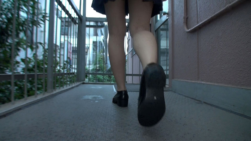 パンチラ 逆さ撮り盗撮画像！リアル動画もあるぜ!!見ているだけでもドキドキ感が伝わっちゃいます♡101