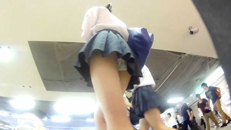 パンチラ 逆さ撮り盗撮画像！リアル動画もあるぜ!!見ているだけでもドキドキ感が伝わっちゃいます♡146