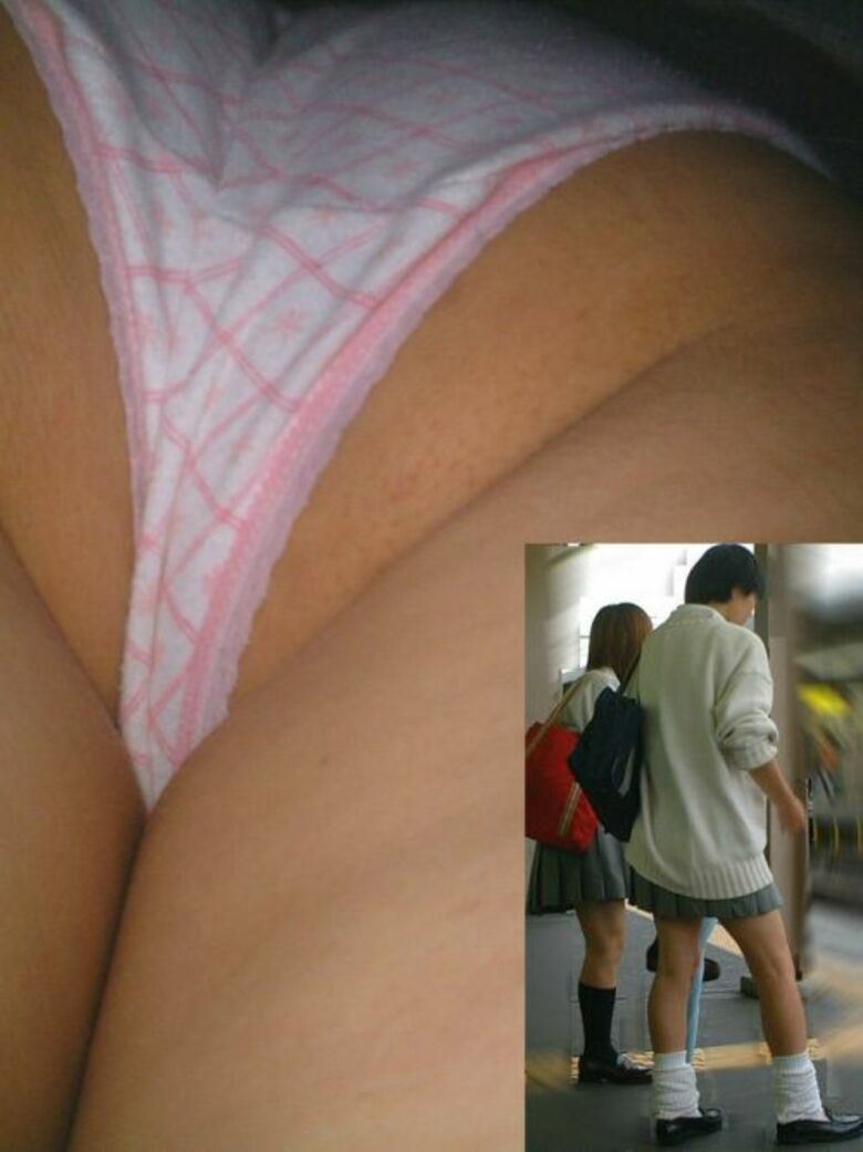 パンチラ 逆さ撮り盗撮画像！リアル動画もあるぜ!!見ているだけでもドキドキ感が伝わっちゃいます♡264