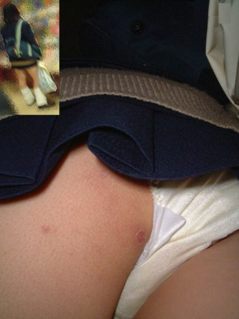 パンチラ 逆さ撮り盗撮画像！リアル動画もあるぜ!!見ているだけでもドキドキ感が伝わっちゃいます♡269