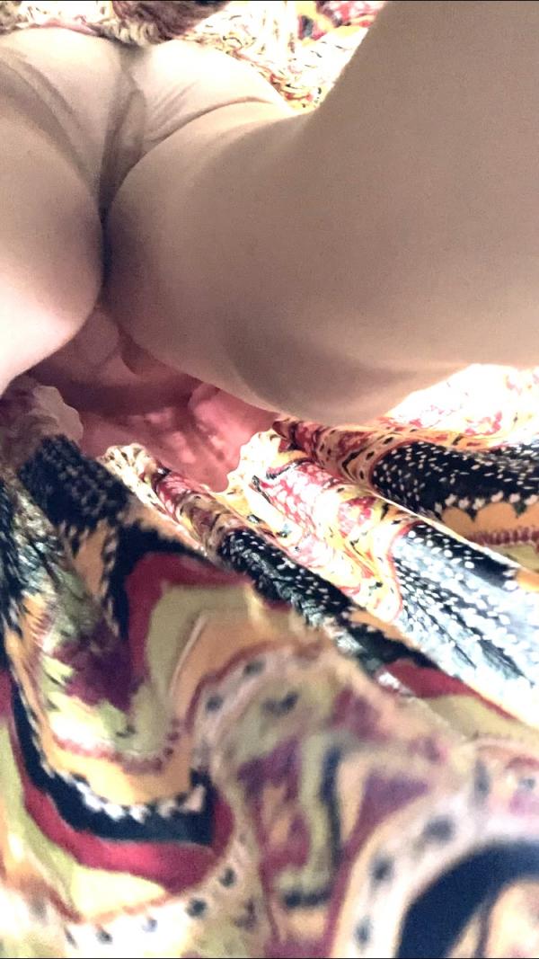 パンチラ 逆さ撮り盗撮画像！リアル動画もあるぜ!!見ているだけでもドキドキ感が伝わっちゃいます♡315