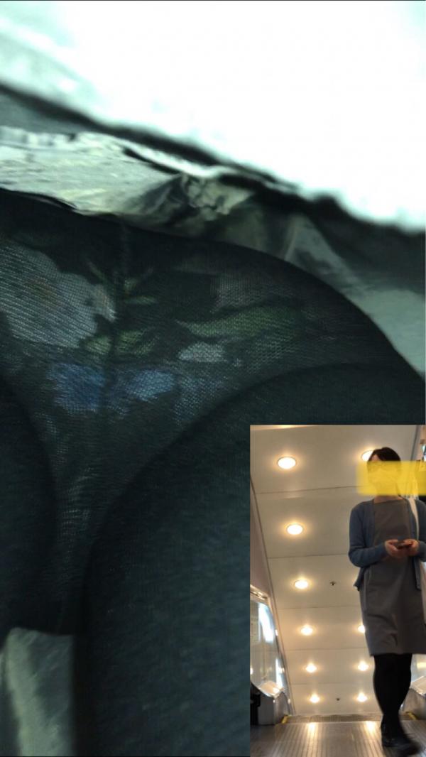 パンチラ 逆さ撮り盗撮画像！リアル動画もあるぜ!!見ているだけでもドキドキ感が伝わっちゃいます♡326