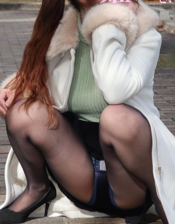 しゃがみ パンチラ画像!リアル盗撮・流出した魅惑のデルタゾーン♡本物志向の方のみ覗いてください!!044