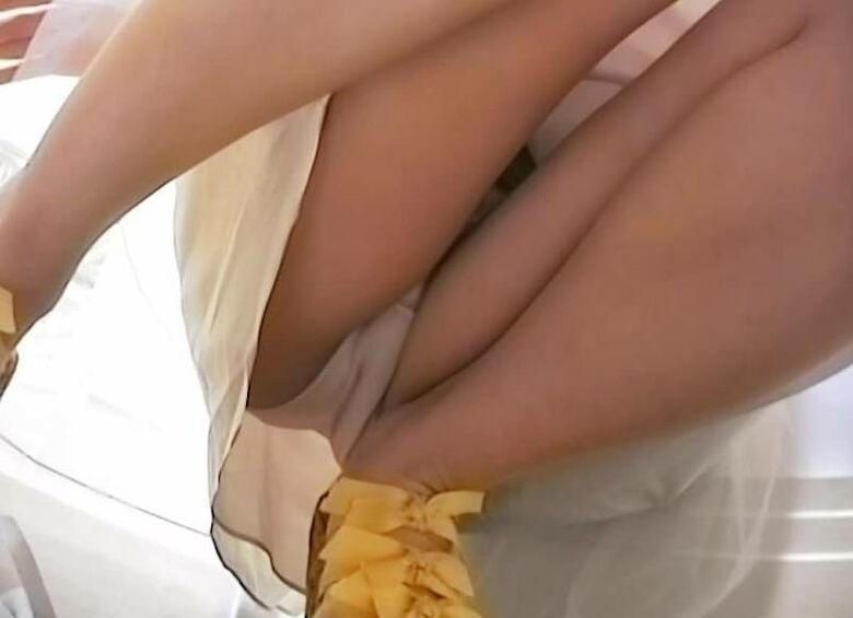 しゃがみ パンチラ画像!リアル盗撮・流出した魅惑のデルタゾーン♡本物志向の方のみ覗いてください!!144