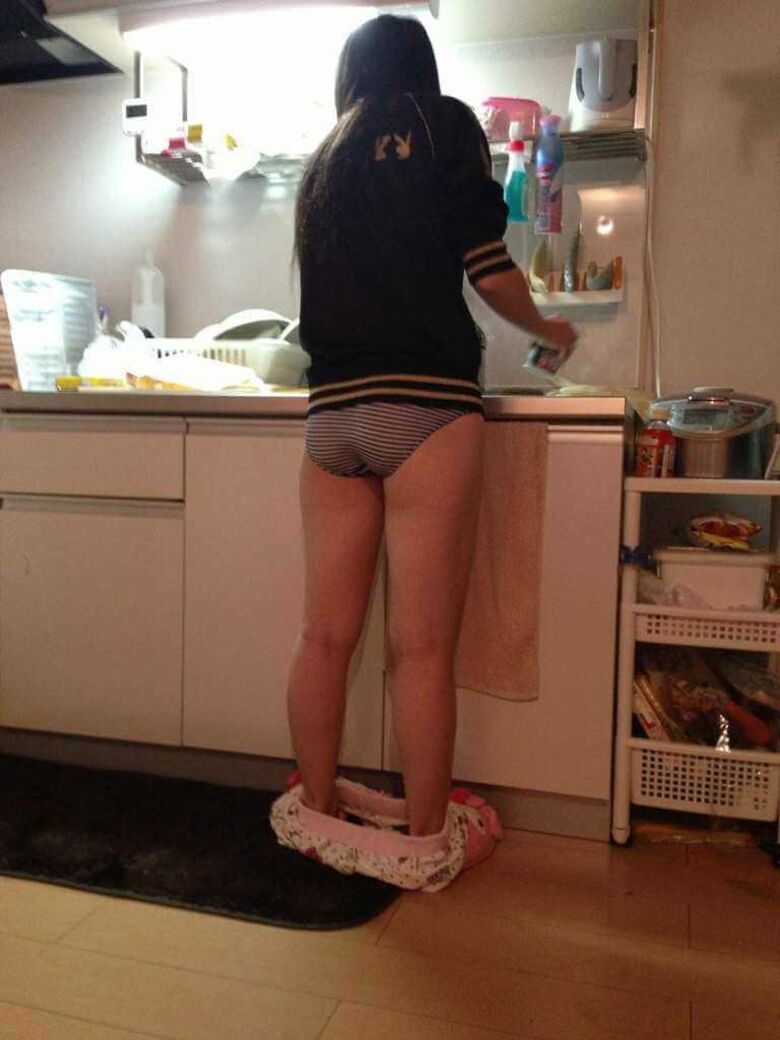 盗撮 エロ画像！素人女性のパンツ大放出㊙️人妻・家庭内流出が抜けちゃいます💕ホンモノ志向の方におすすめだぜ!!008枚目