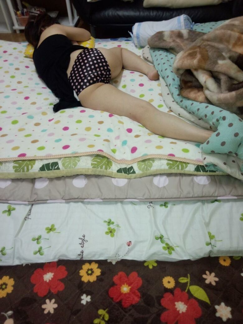 盗撮 エロ画像！素人女性のパンツ大放出㊙️人妻・家庭内流出が抜けちゃいます💕ホンモノ志向の方におすすめだぜ!!150枚目