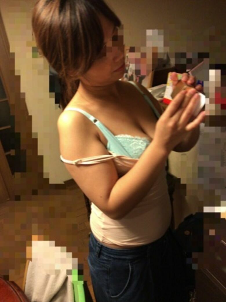 盗撮 エロ画像！素人女性のパンツ大放出㊙️人妻・家庭内流出が抜けちゃいます💕ホンモノ志向の方におすすめだぜ!!167枚目