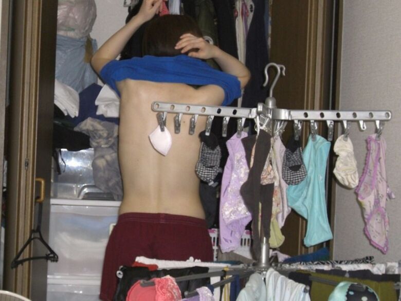 盗撮 エロ画像！素人女性のパンツ大放出㊙️人妻・家庭内流出が抜けちゃいます💕ホンモノ志向の方におすすめだぜ!!197枚目