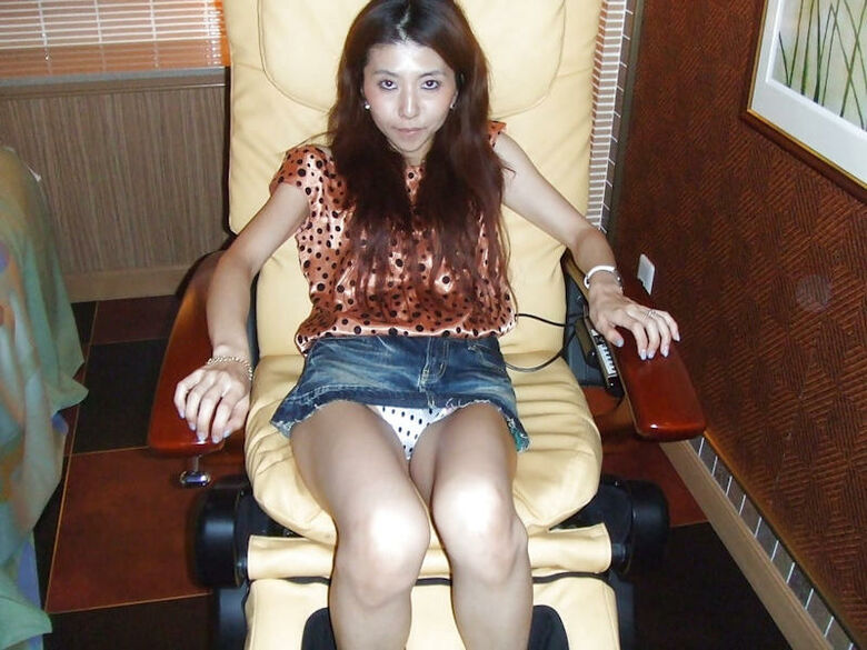 盗撮 エロ画像！素人女性のパンツ大放出㊙️人妻・家庭内流出が抜けちゃいます💕ホンモノ志向の方におすすめだぜ!!256枚目