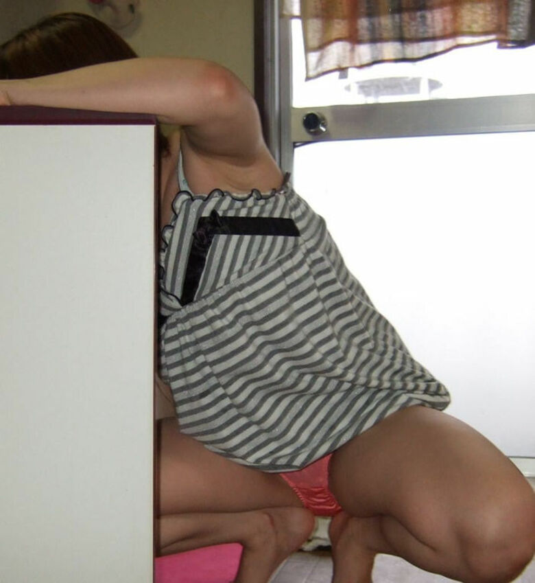 盗撮 エロ画像！素人女性のパンツ大放出㊙️人妻・家庭内流出が抜けちゃいます💕ホンモノ志向の方におすすめだぜ!!365枚目