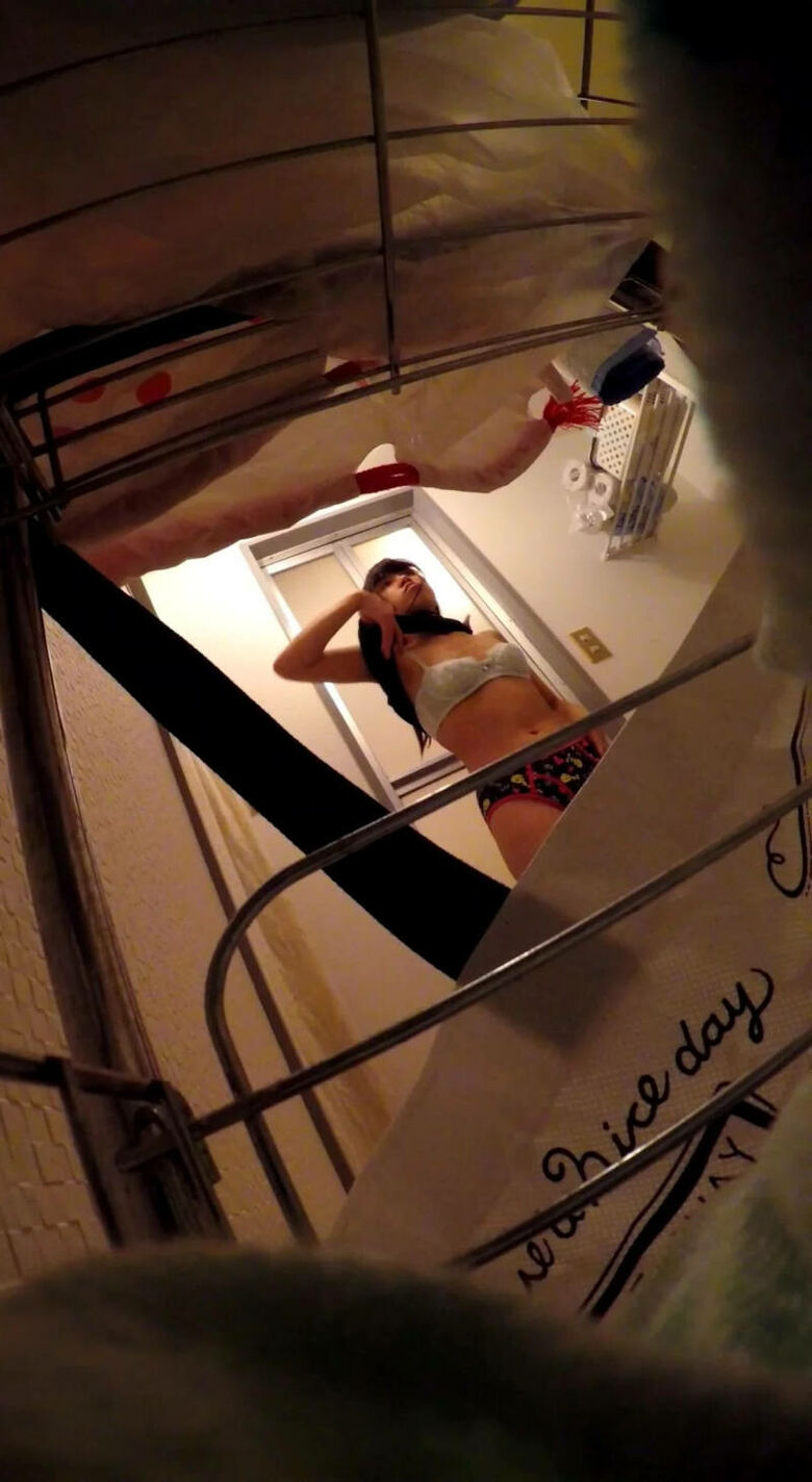 盗撮 エロ画像！素人女性のパンツ大放出㊙️人妻・家庭内流出が抜けちゃいます💕ホンモノ志向の方におすすめだぜ!!402枚目