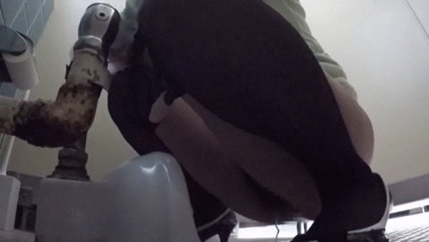 トイレ 盗撮エロ画像!リアル素人女性のアナルやおマンコ♡排泄が生々しくて抜けるぜ!!【動画あり】146枚目