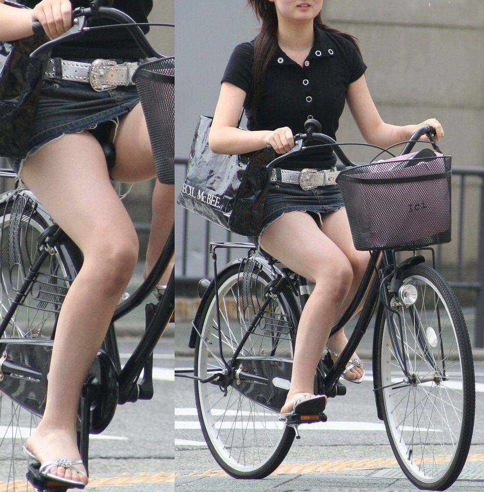 自転車に乗ってる美女のパンチラがエロすぎる010