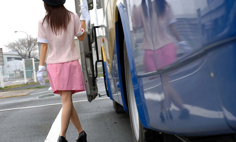 バスガイド盗撮 エロ画像！パン線や巨尻にフォーカス♡パンチラしてなくても抜けちゃいます(´д｀)ｼｺｼｺｵ021