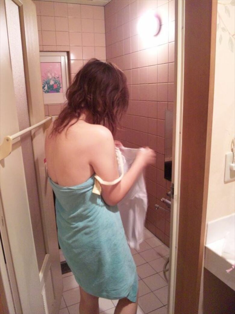 ラブホ 盗撮エロ画像!素人女性の流出♡無防備すぎる裸がたまんないぜ😍004