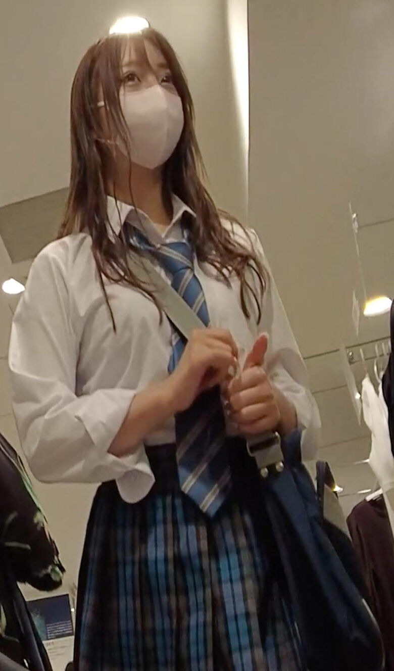 ぱんちら画像76枚!青色チェックスカートからのパンチラがエロいJKパンツをまとめてみた!!052枚目