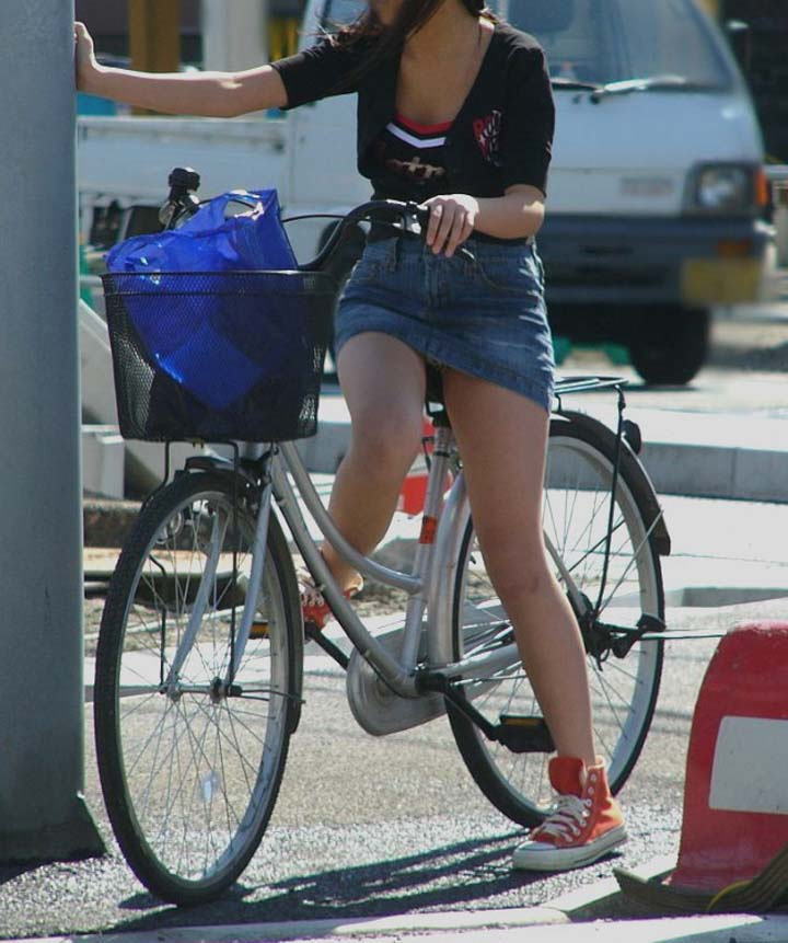 自転車乗ってる女性を見たら確認してみよう！意外とちらっしゃいませｗｗｗ003